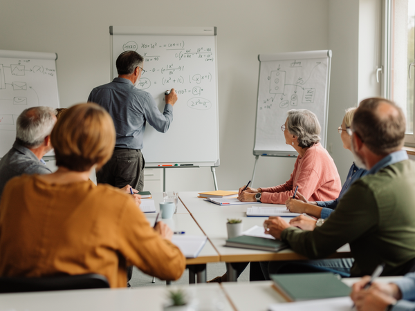 Bild zu Zertifikatskurs Mathematik am Berufskolleg - Qualifikationserweiterung, KI-generiertes Bild