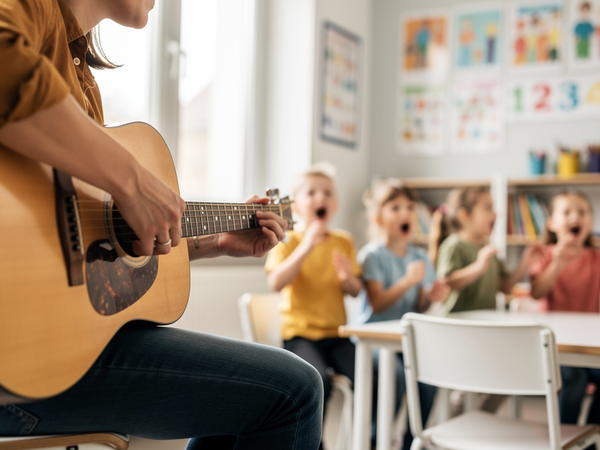 Bild zu Popmusik im Musikunterricht der Grundschule, KI-generiertes Bild