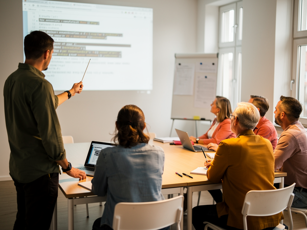 Bild zu Datacentric Apps mit SQL und SQLPage, KI-generiertes Bild