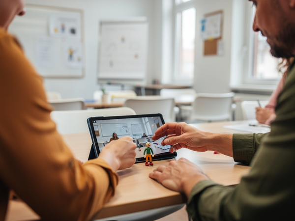 Bild zu Digital präsentieren und dokumentieren in der Grundschule, KI-generiertes Bild