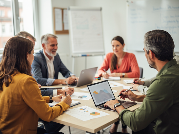 Bild zu Methoden, Unterrichtsszenarien und Werkzeuge für Blended Learning (schulinterne Fortbildung), KI-generiertes Bild